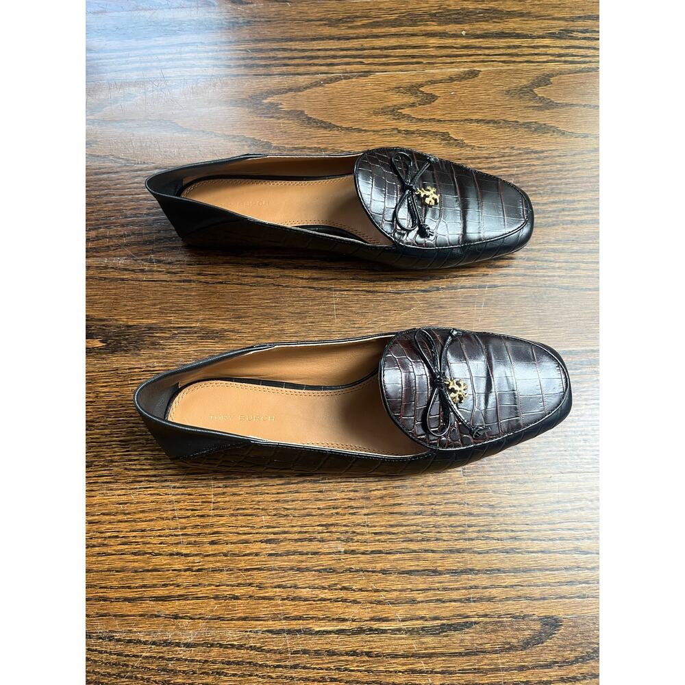 TORY BURCH Croc Embossed Loafer Mule Charm Flats Sz. 8.5 - Picture 2 of 6